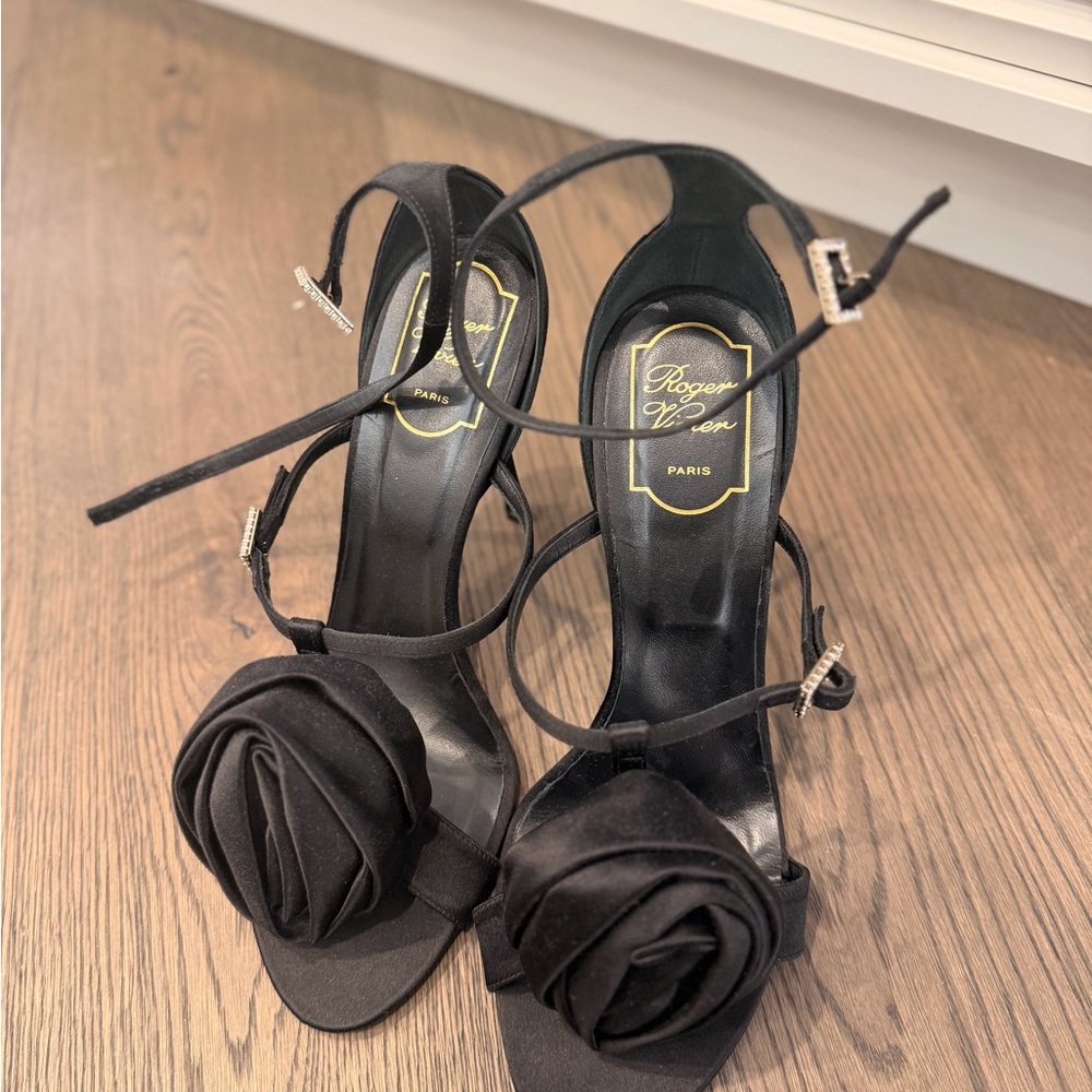 Roger Vivier Black Heeled Sandals with Floral Detail